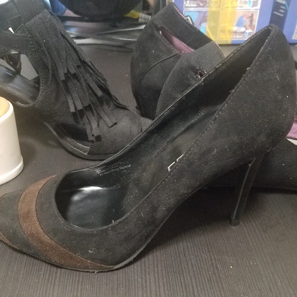 Shoes - Picture 6 of 6